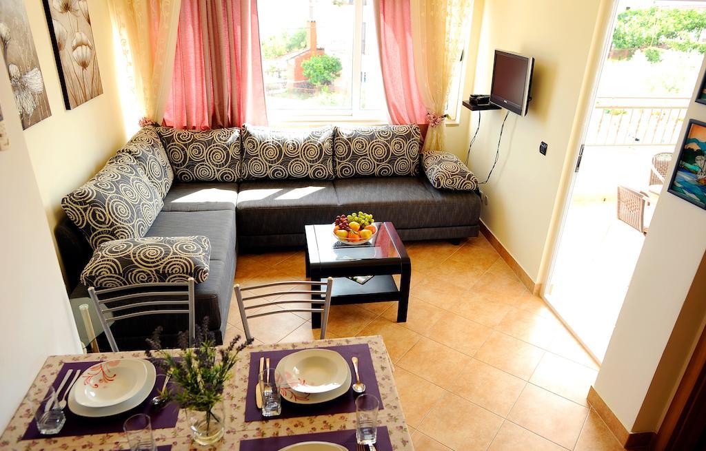 Apartments&Rooms Jelavic Seget Vranjica Bilik gambar